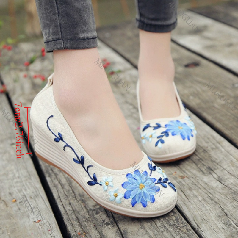 Embroidery Shoes - Женские туфли на танкетке с вышивкой,