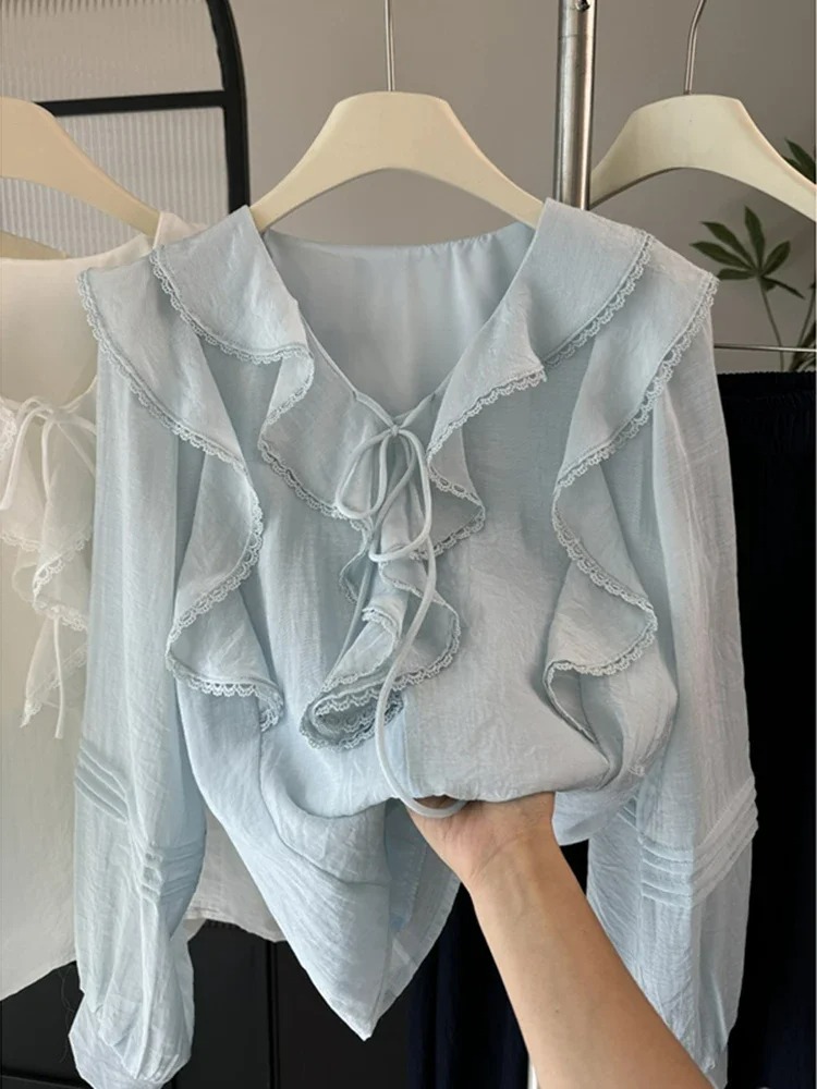 Embroidery Fashion - Французская блузка с V-образным вырезом и