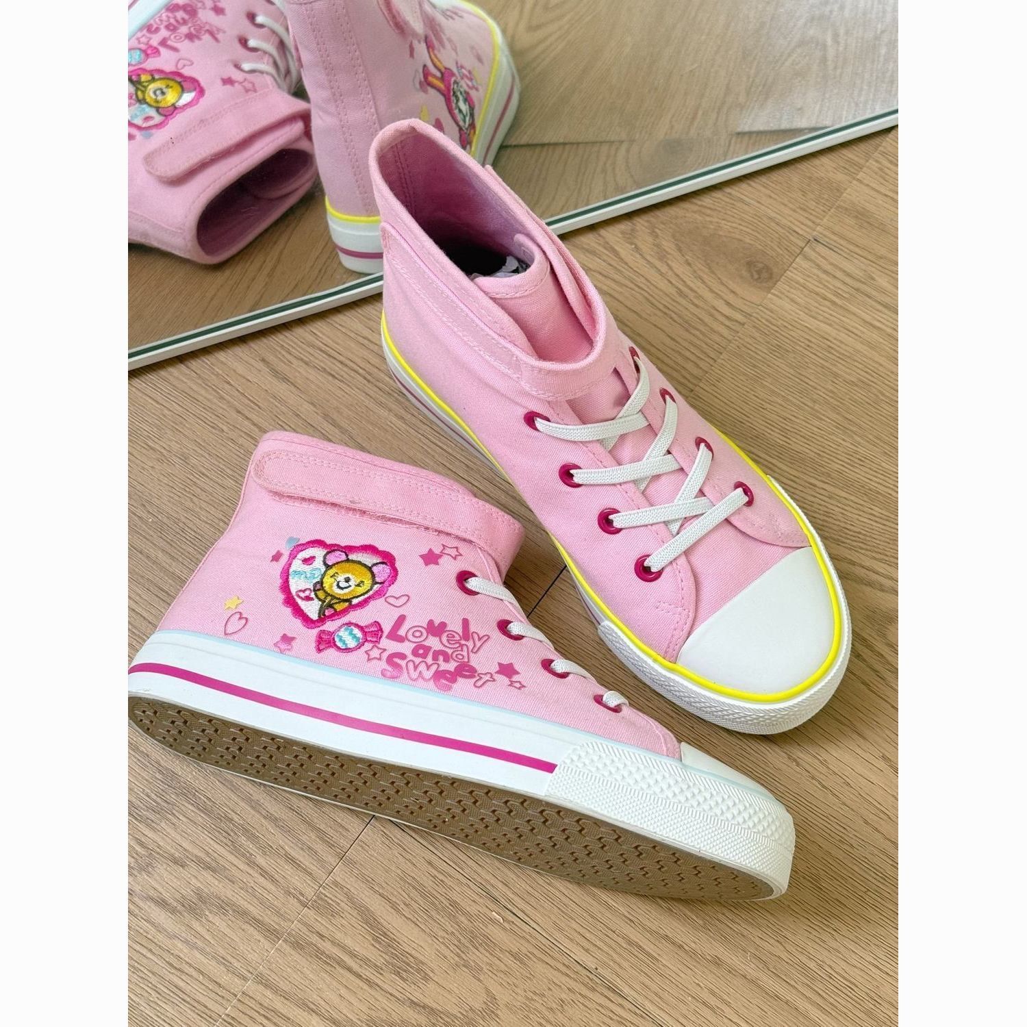 Новые весенне-осенние универса – обзор и цена Embroidery Shoes