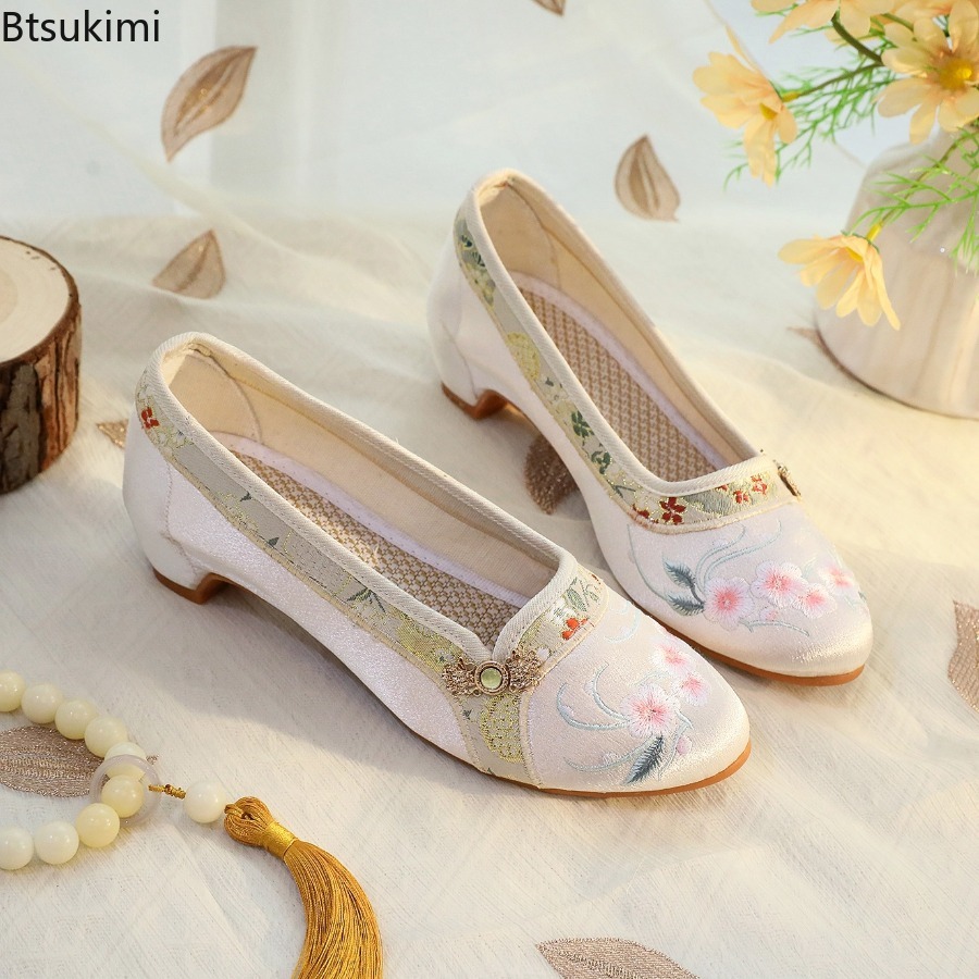 Новые женские туфли 2026 года  – обзор и цена Embroidery Shoes