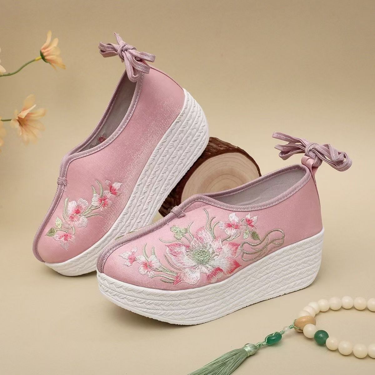 Женские туфли на танкетке в эт – обзор и цена Embroidery Shoes