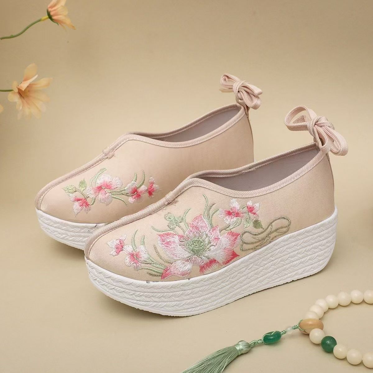 Женские туфли на танкетке в эт – обзор и цена Embroidery Shoes