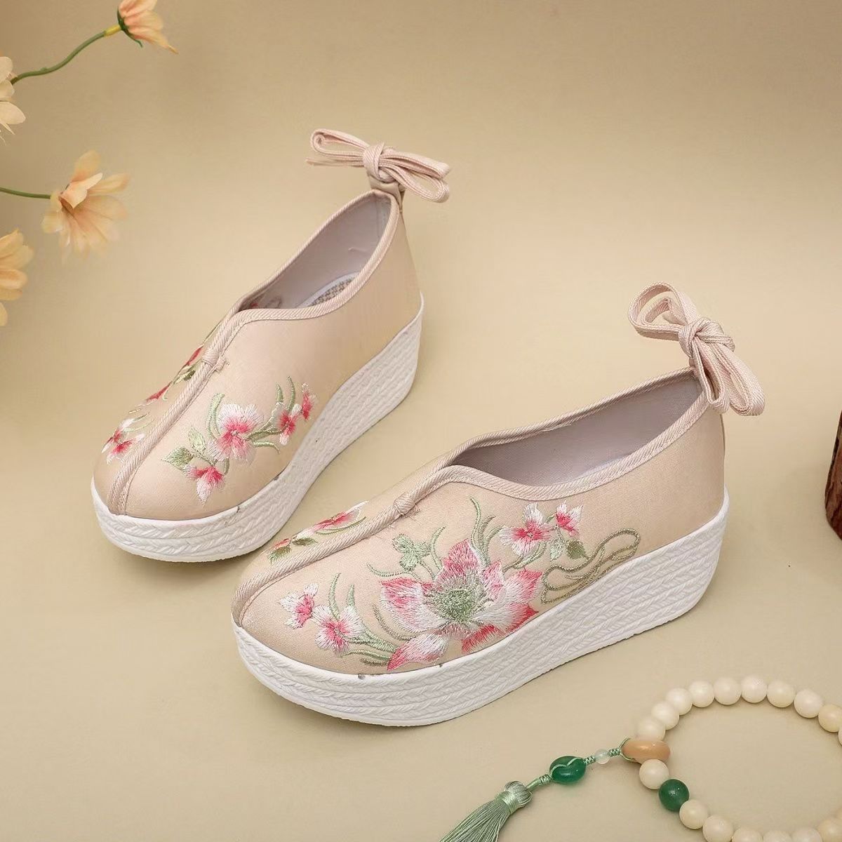 Женские туфли на танкетке в эт – обзор и цена Embroidery Shoes