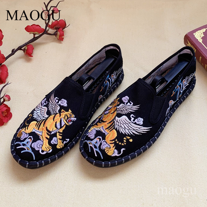 Унисекс-лоферы в китайском сти – обзор и цена Embroidery Shoes
