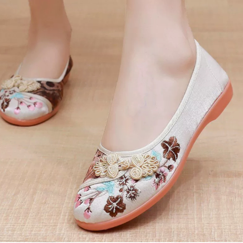 Женские парусиновые туфли в ки – обзор и цена Embroidery Shoes